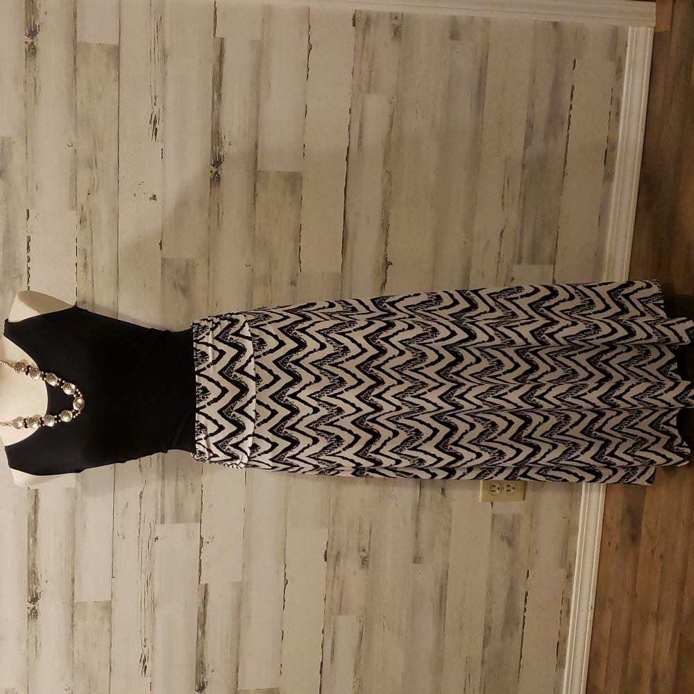 Black and white maxi skirt
